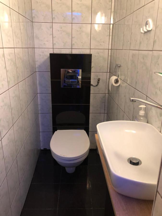 Tanie Pokoje Blisko Lotniska Poznań Kültér fotó
